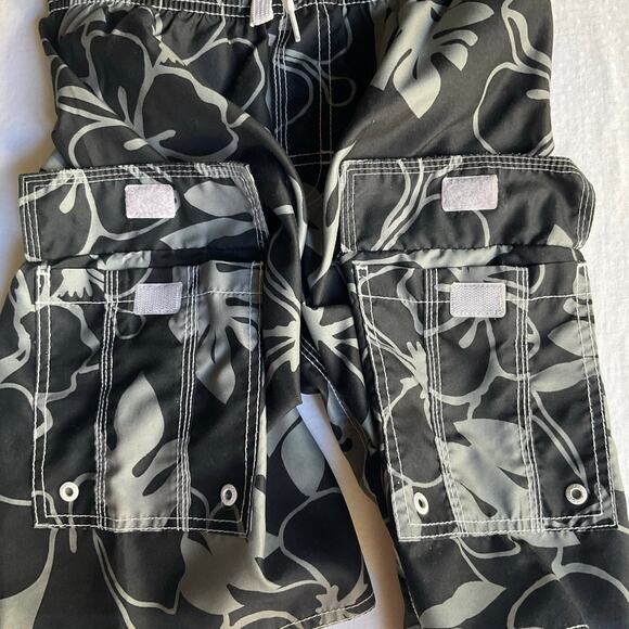 Old Navy Men’s Swimming Trunks size L, Gray Aloha Floral - Picture 6 of 10